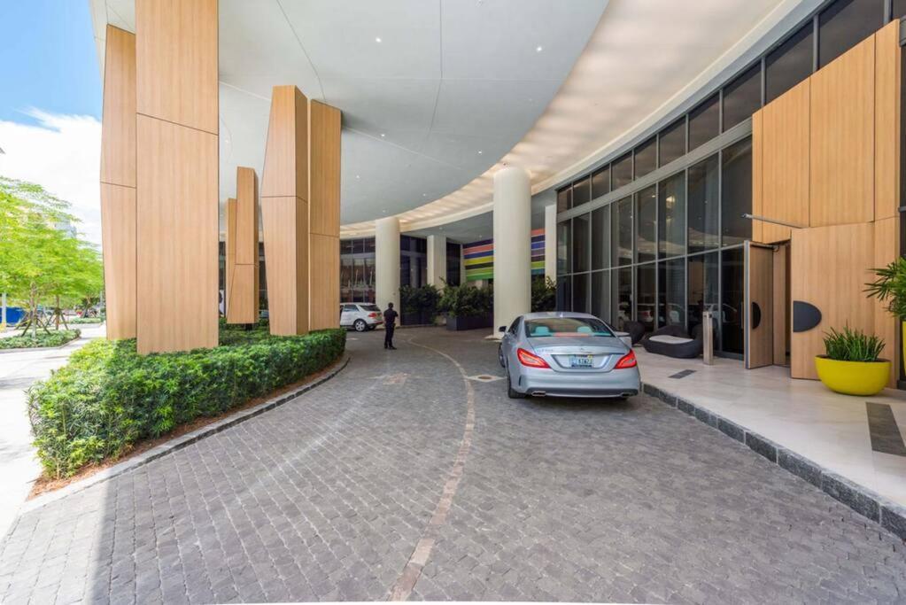 Luxurious Condo In Heart Of Brickell Miami Exterior photo